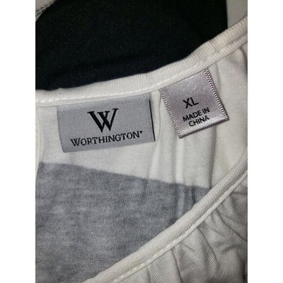 Women's Blouse Black and White Key Hole Lightweight Flowy Blouse Top XL NWT - Picture 8 of 8